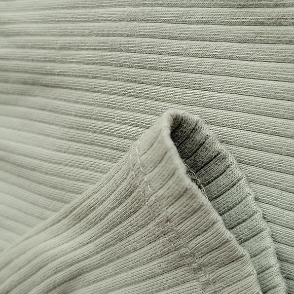 Quincy mae ribbed long sleeve 2-3 year - Picture 2 of 2